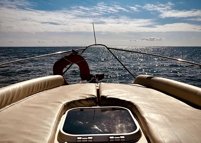 Bateau A Quai