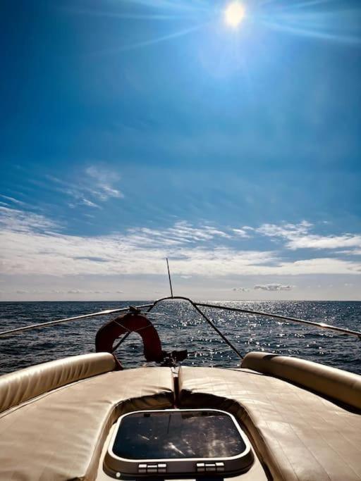 Bateau A Quai