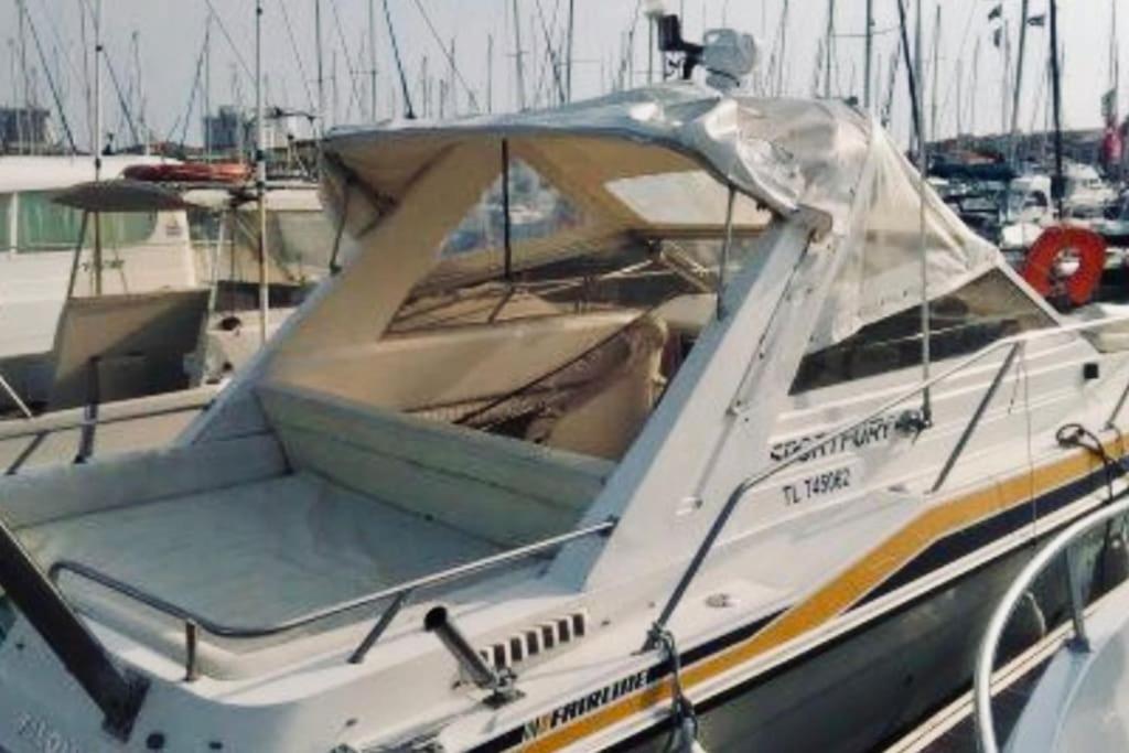 Bateau A Quai La Rochelle (Charente-Maritime)